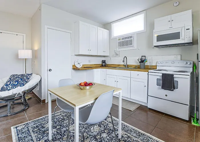 Great Walkable Location! Tucson