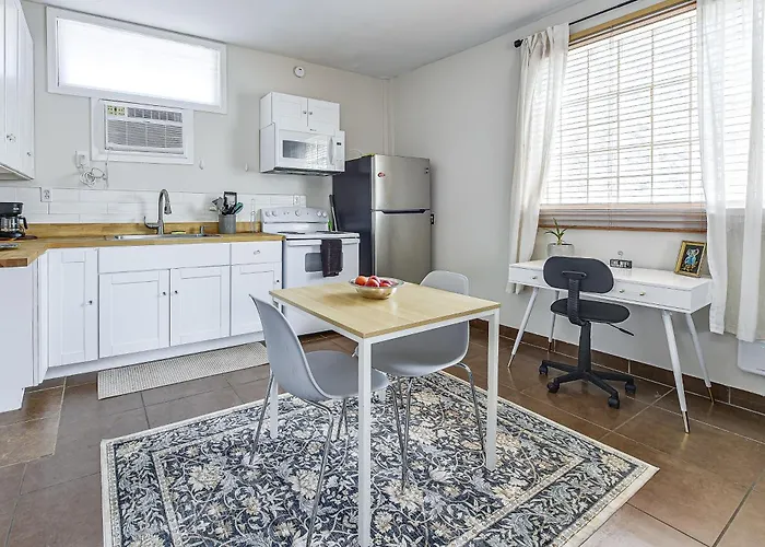Great Walkable Location! Apartment
